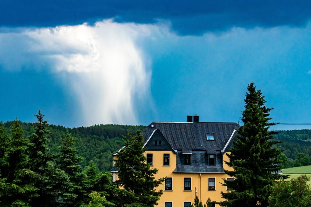 coernl thunderstorm 5261866 1920